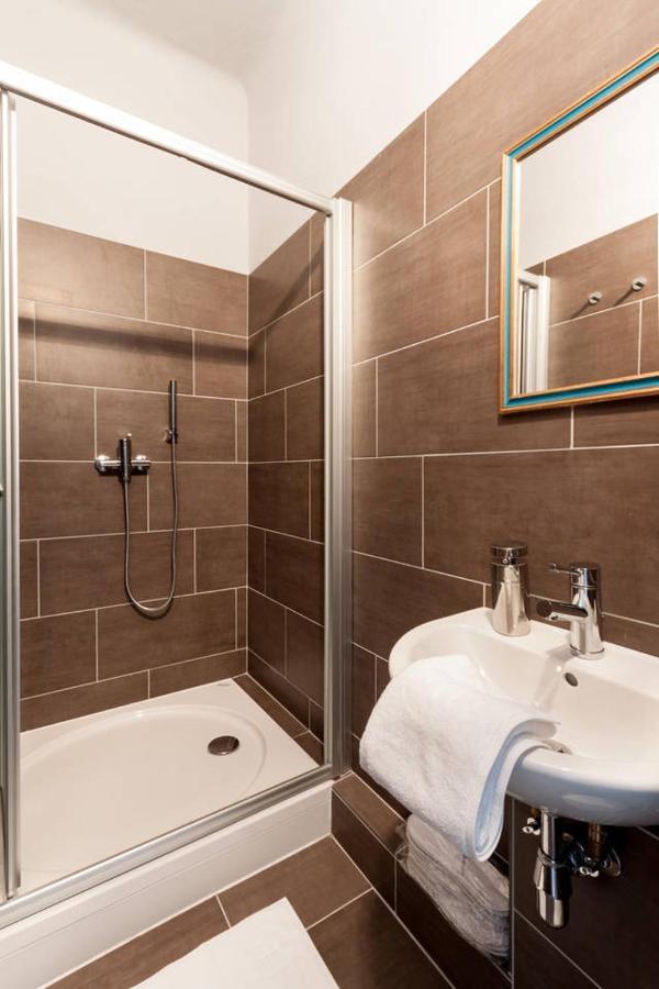 Europe Heart Apartment For 9 Budapeşte Dış mekan fotoğraf
